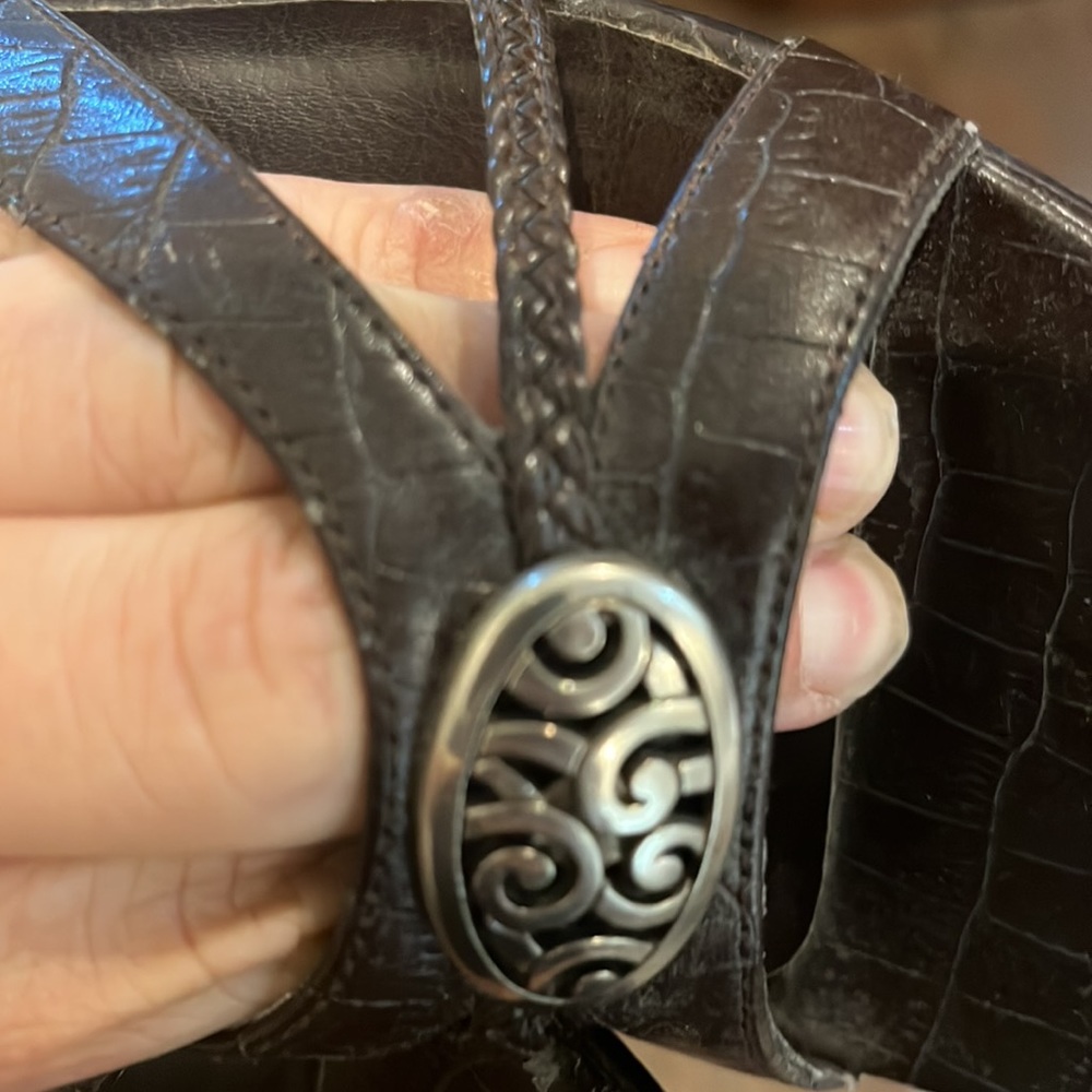 New York Transit Brown Leather Kitten chunk heal...some wear - Picture 10 of 10